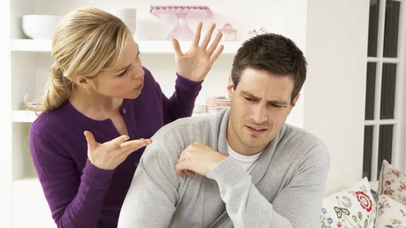 Mơ thấy vợ chồng cãi nhau mang đến điềm báo tốt hay xấu?